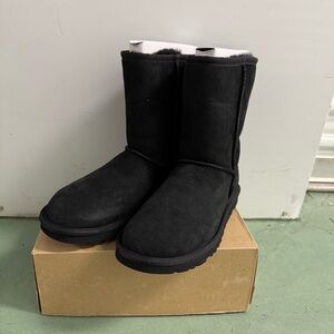 UGG women classic short 5825 Black US size 5